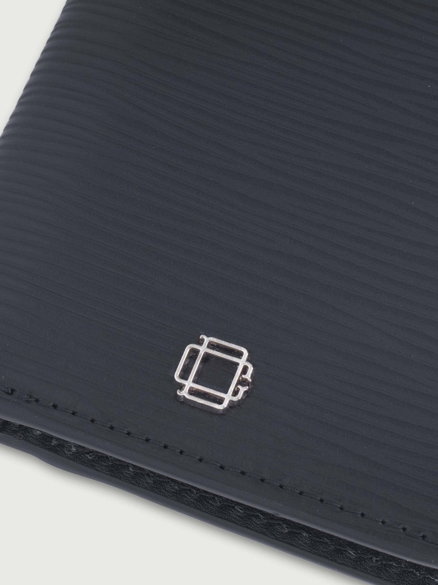 BILLETERA VERTICAL DE CUERO NEGRO UNISEX - Di Conza